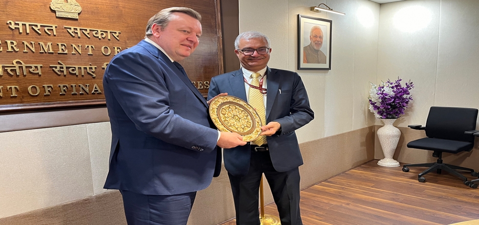 Foreign Minister of Belarus, H.E. Sergei Alenik met Dr. Vivek Joshi, Secretary (Financial Services), Ministry of Finance in New Delhi on 13 March 2024 during his visit to India.